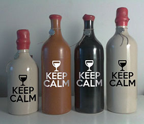 Botella personalizada Wine Keep Calm, también es posible personalizar las botellas con el logotipo de su empresa.